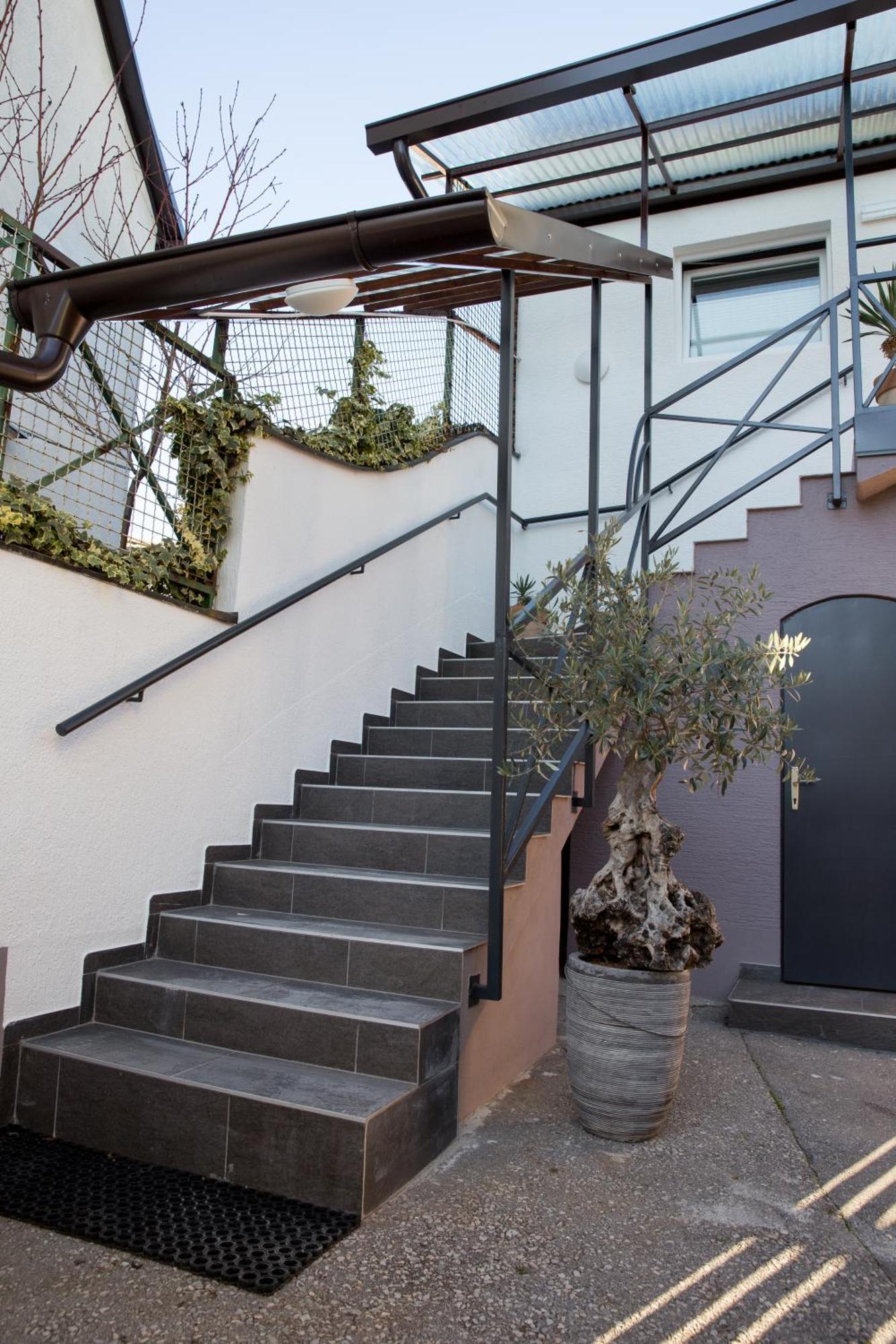 Apartments Shishka リュブリャナ エクステリア 写真