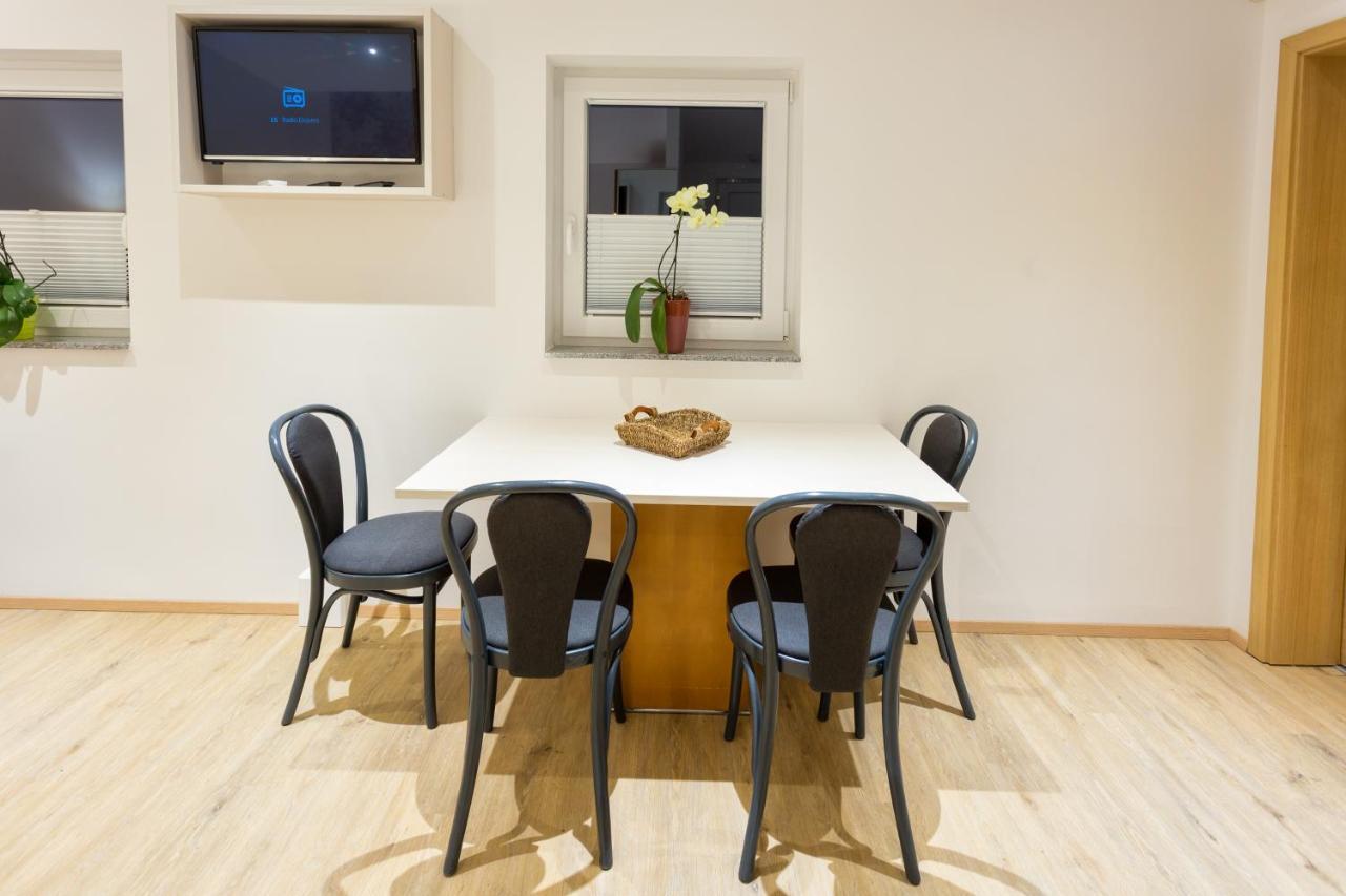 Apartments Shishka リュブリャナ エクステリア 写真