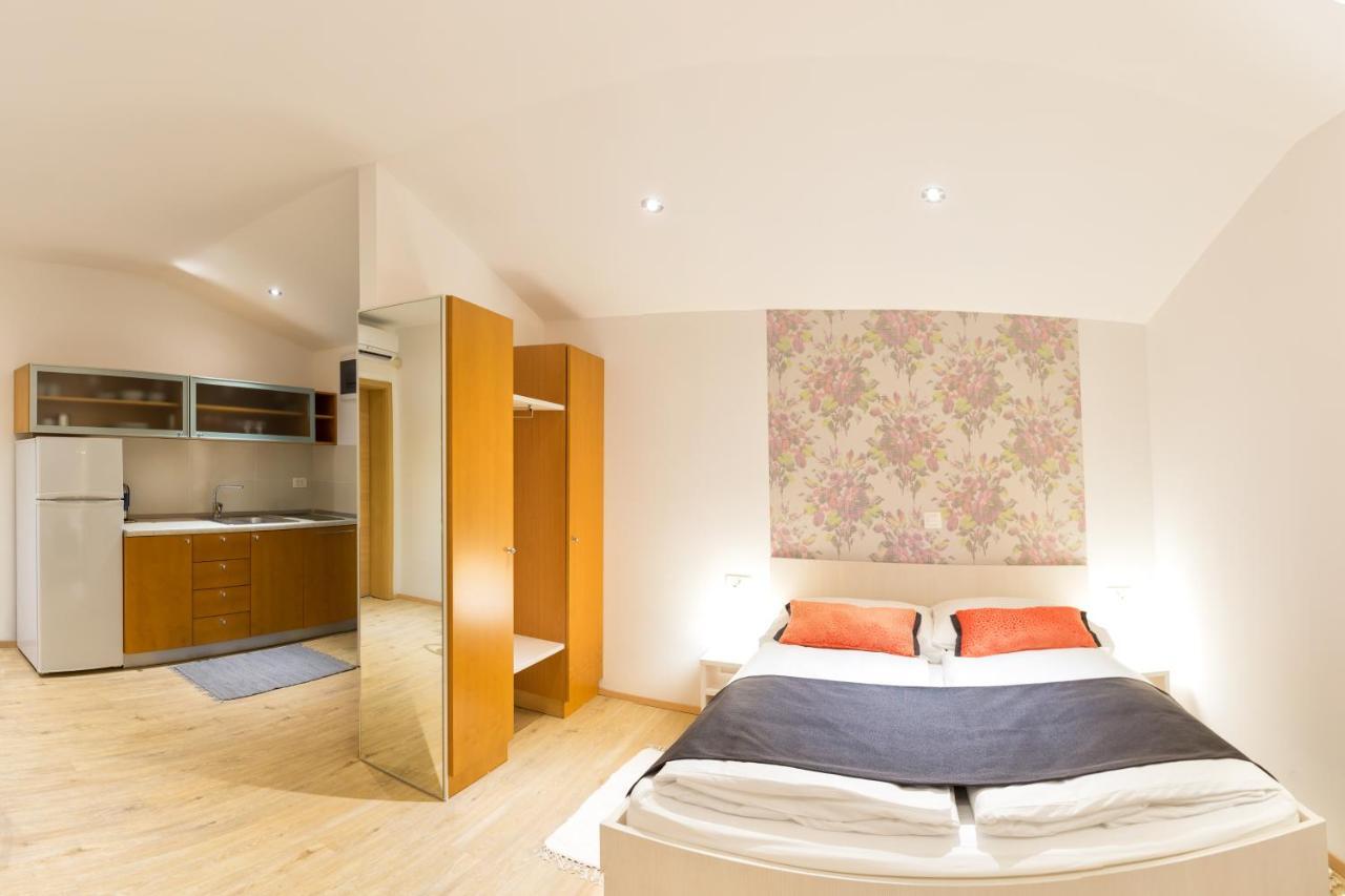 Apartments Shishka リュブリャナ エクステリア 写真
