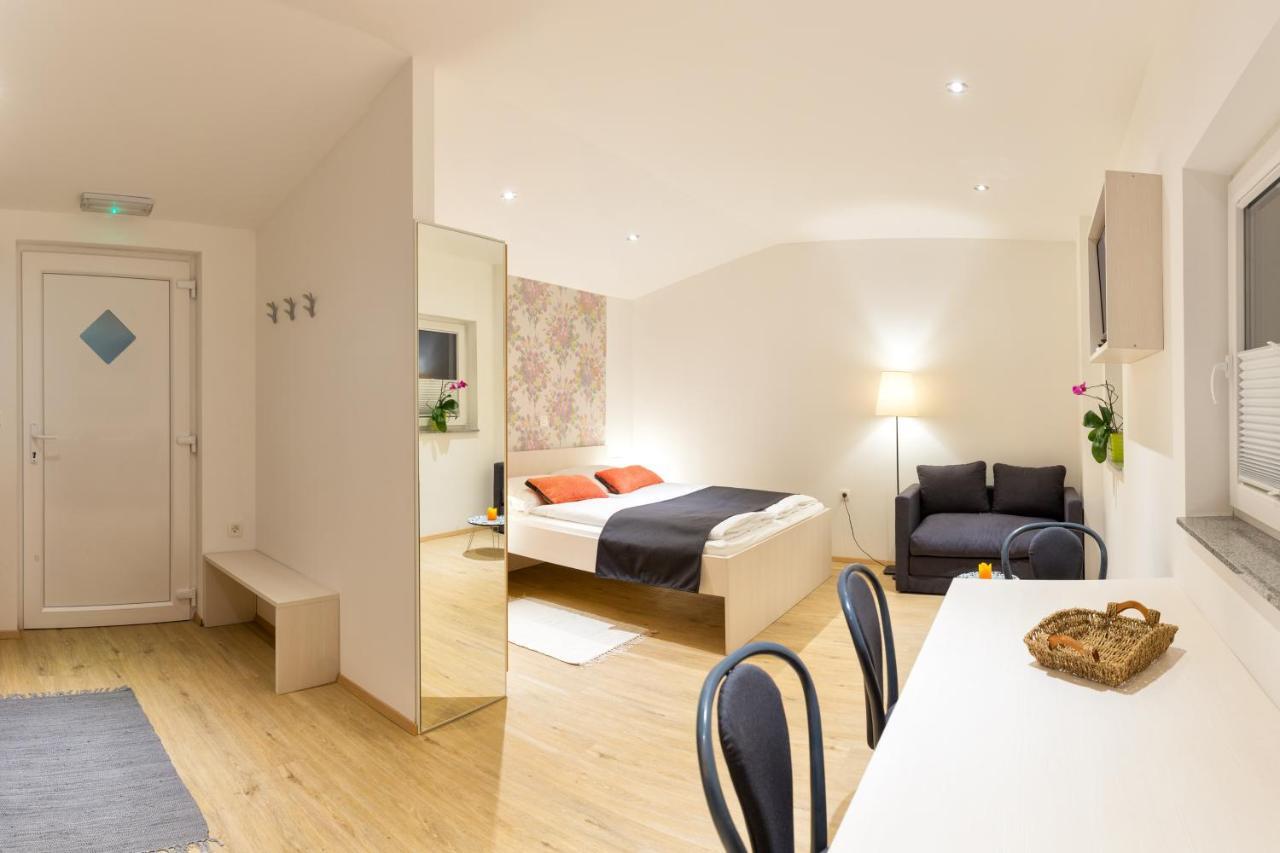 Apartments Shishka リュブリャナ エクステリア 写真